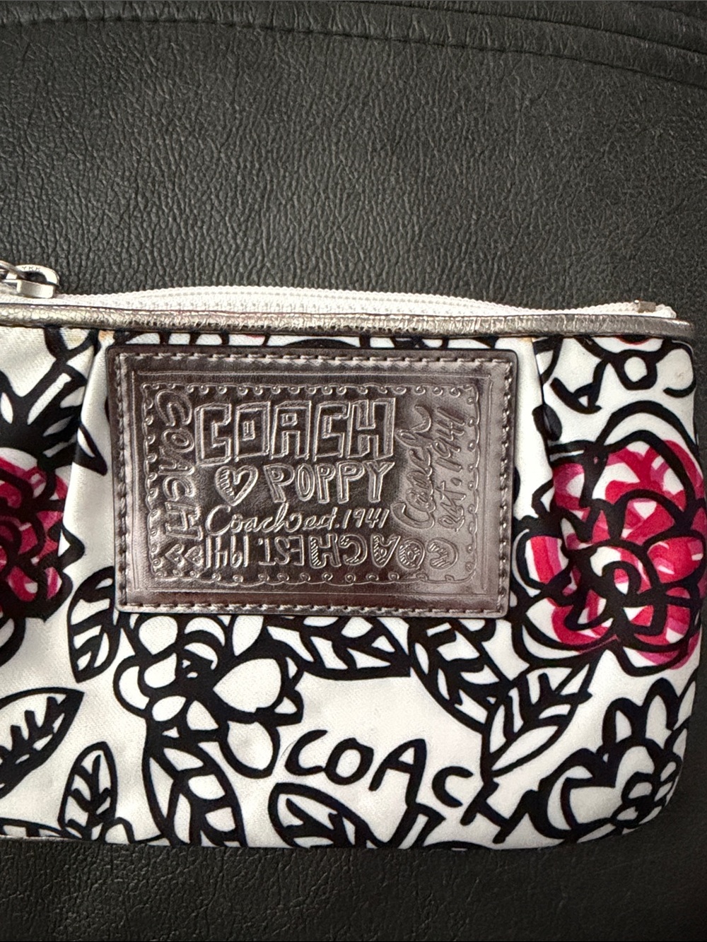 NWT Coach Floral Poppy Wristlet in White, Black & Pink - Picture 3 of 6